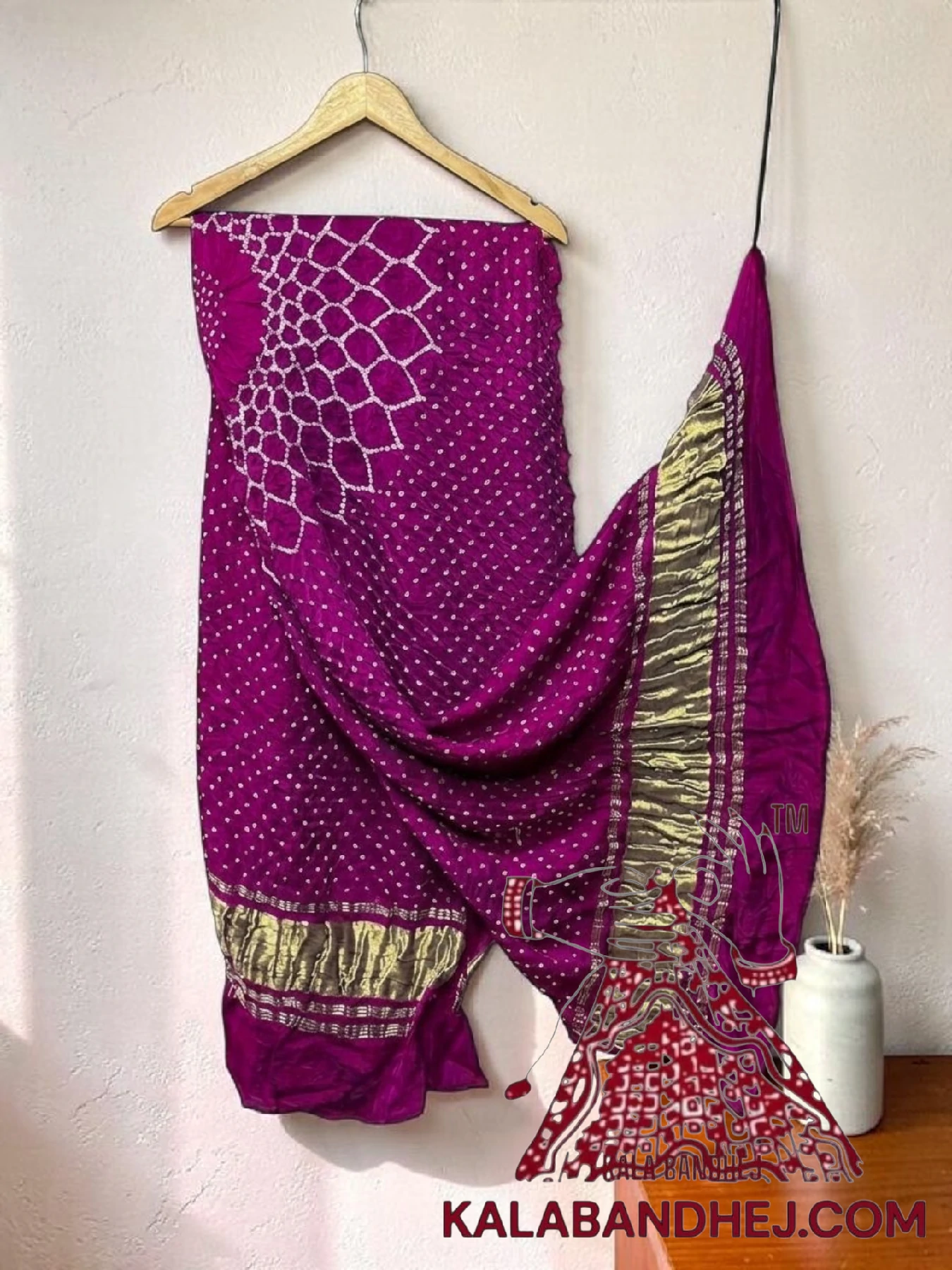 Magenta Makdi Motif Bandhani Dupatta Pure Gaji Silk