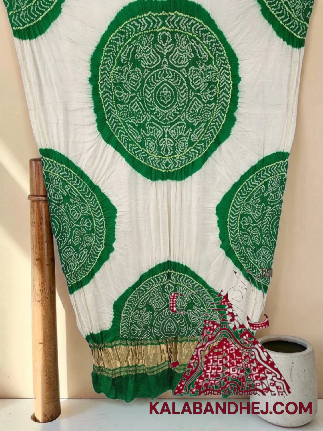 Green White Raas Mandal Chakra Panetar Bandhani Dupatta in Pure Gaji Silk