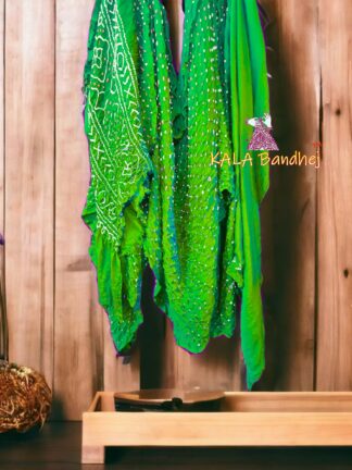 Parrot Pure Gaji Silk Bandhani Saree