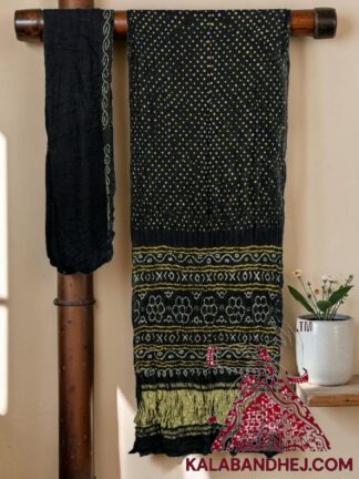 Black Lagdi Palav Bandhani Saree in Pure Gaji Silk