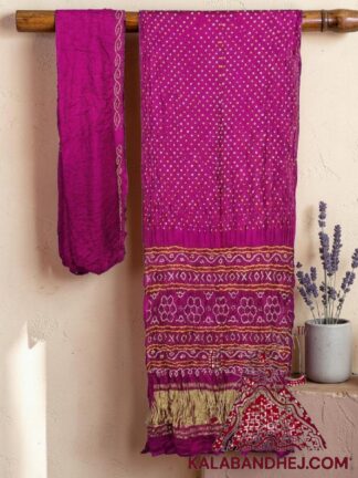 Magenta Lagdi Palav Bandhani Saree in Pure Gaji Silk