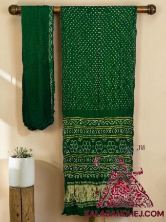 Green Lagdi Palav Bandhani Saree in Pure Gaji Silk