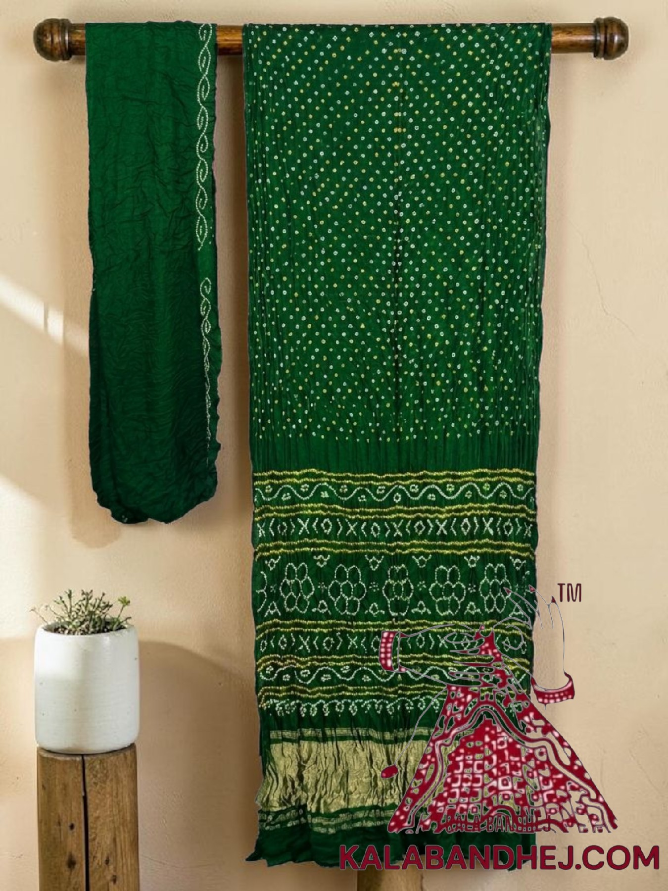 Green Lagdi Palav Bandhani Saree in Pure Gaji Silk