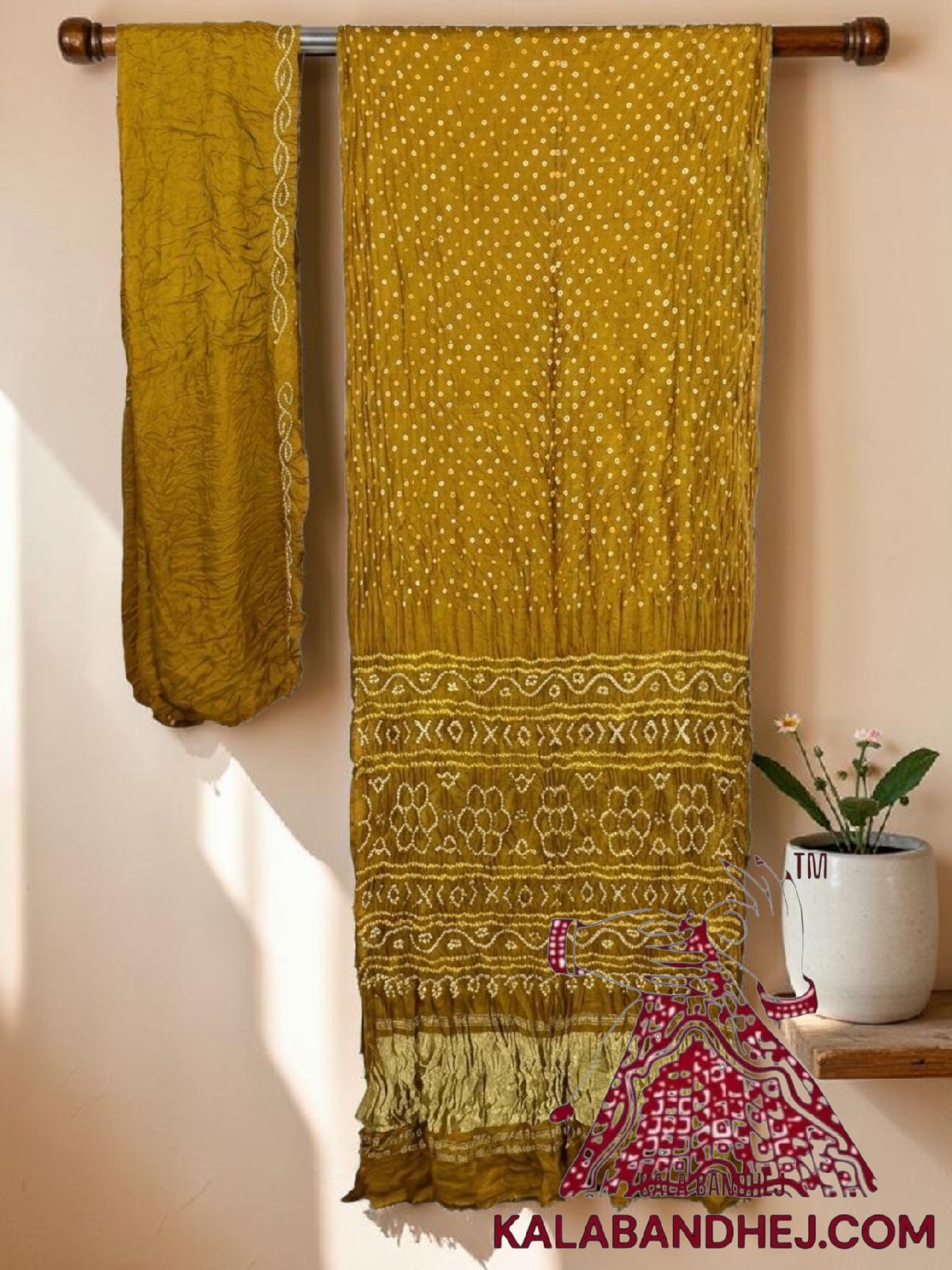 Mastured Gold Lagdi Palav Bandhani Saree in Pure Gaji Silk