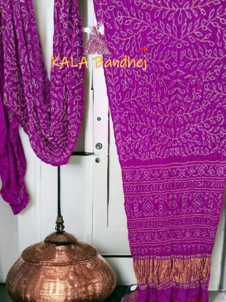 Magenta Love Bandhani Ambadal Palav Saree Pure GajiSilk