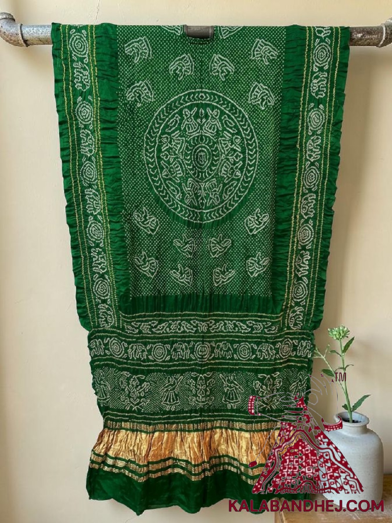 Bottle Green Ras Mandal Bandhani Dupatta with Traditional Animal & Figurine Motifs