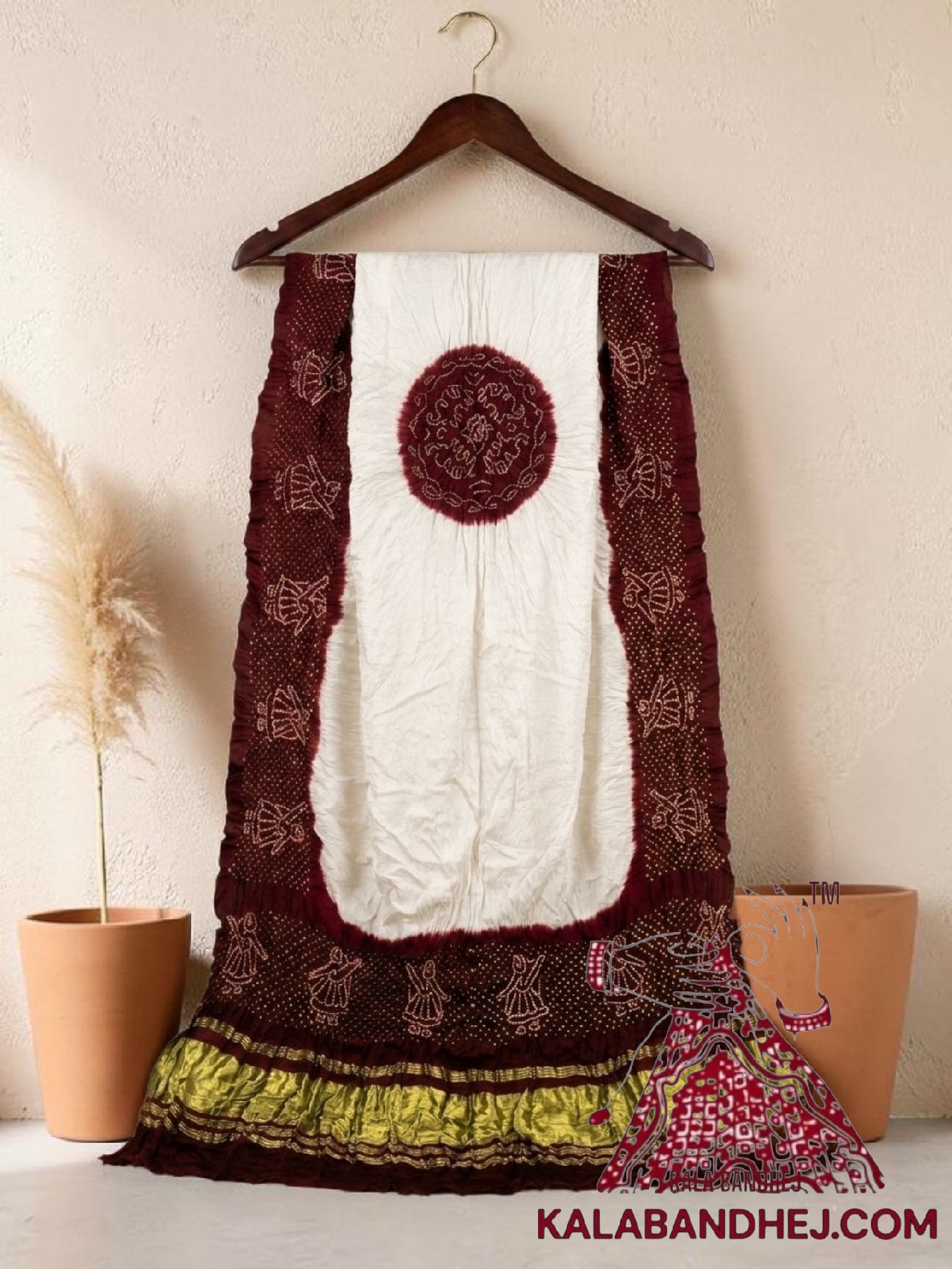 Marron White Panetar Doll Motif Bandhani Dupatta in Pure Gaji Silk