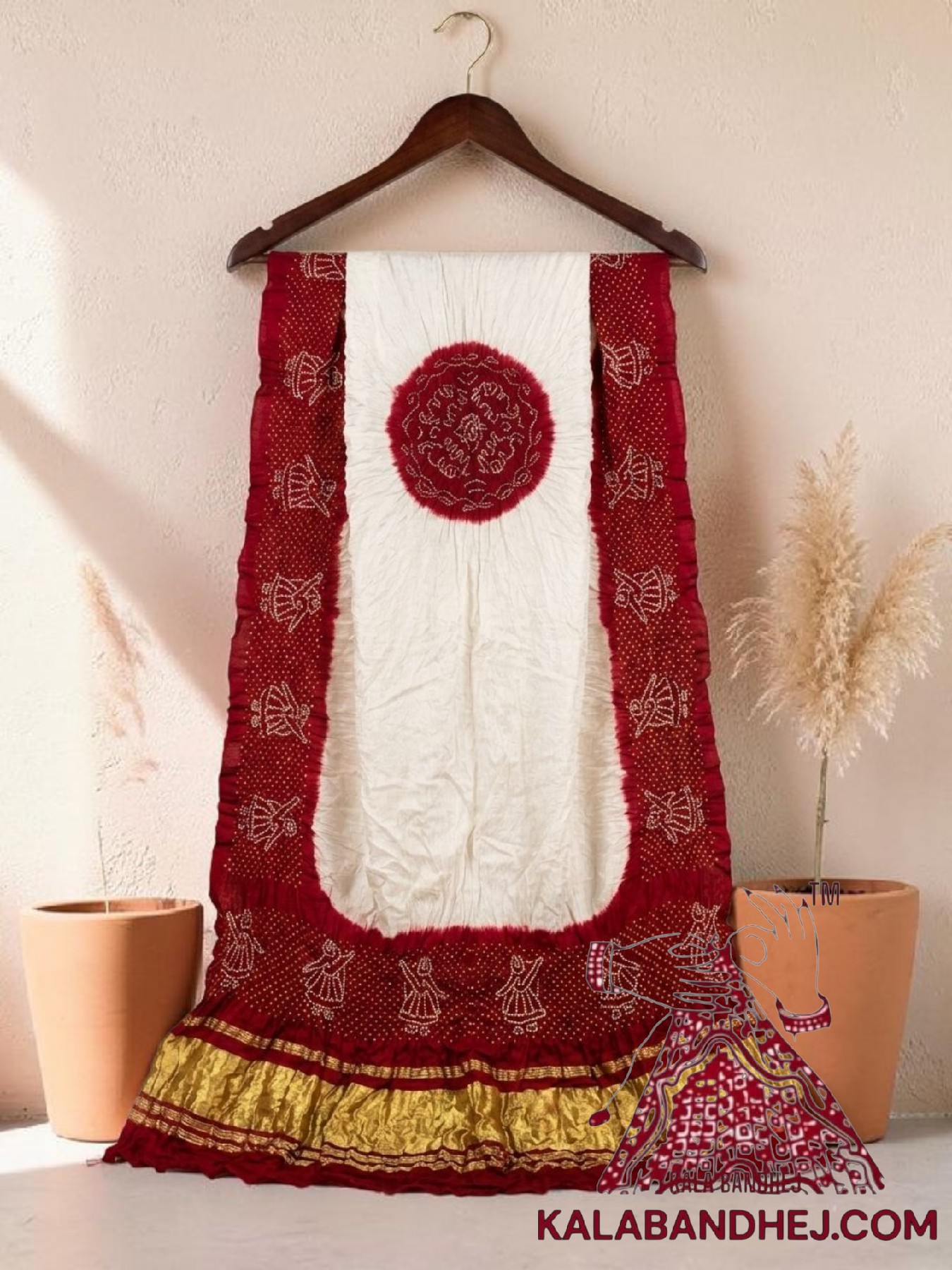 Red White Panetar Doll Motif Bandhani Dupatta in Pure Gaji Silk