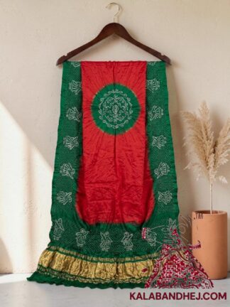 Red Green Panetar Doll Motif Bandhani Dupatta in Pure Gaji Silk